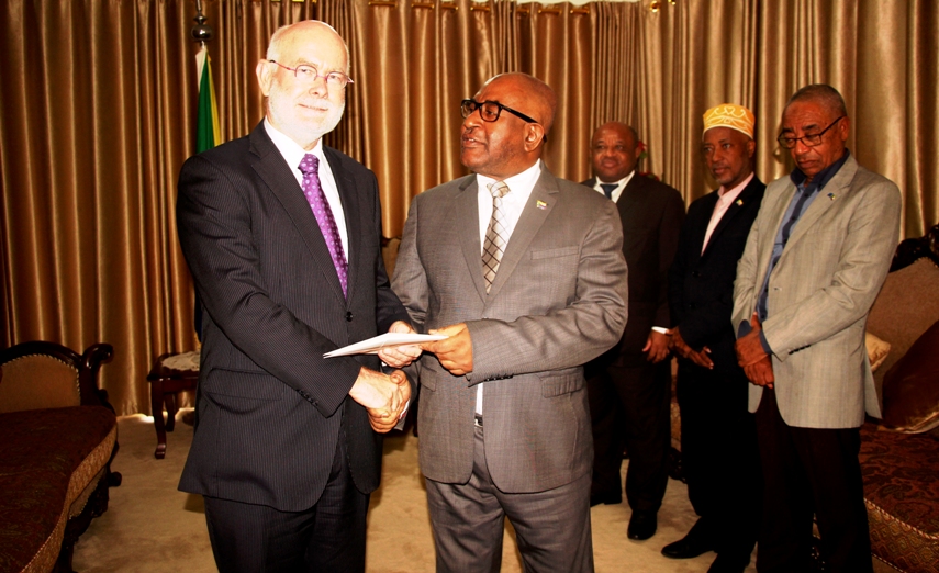 L’Ambassadeur du Royaume des Pays –Bas a présenté ses lettres de Créances au Chef de l’Etat.